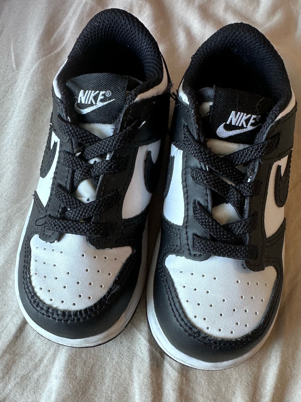 Nike Kids Black & White Low-Top Sneakers - Youth